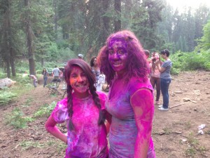 Locals Lily Fierros and Bailey Gibson appeared in the video of “SoundWave” by R3hab & Trevor Guthrie. (The colors used were cleaned up to accommodate a nature program filming the next day.)