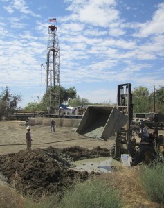 The new county well, which is designated to become part of the Porterville water system, is being drilled directly adjacent to the currently dry Tule Riverbed alongside Olive Avenue. Nancy Vigran/Valley Voice